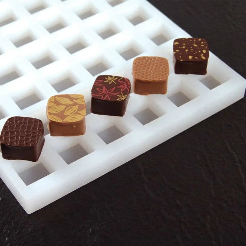 Moule LS02 Chocoflex – 54 Carrés 23x23x14 mm